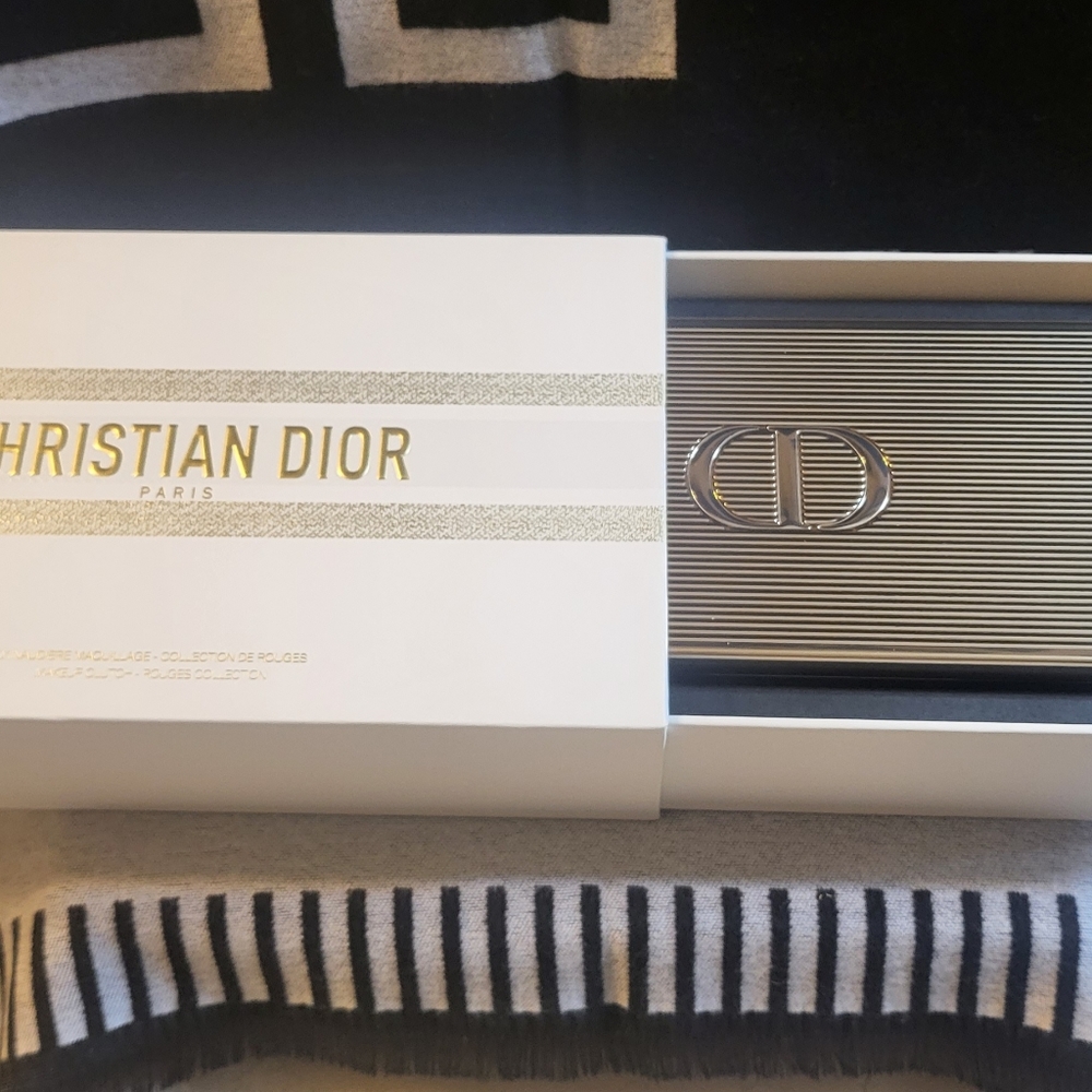 New Christian Dior Minaudiere Gold Clutch - Picture 7 of 9